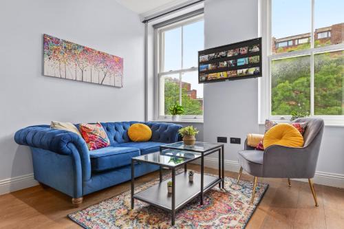 Westminster 2 Bedroom apartment with AC sleeps 5