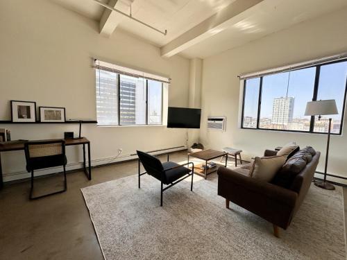 Westown Studio Apt Near Fiserv, Baird, and Theater District