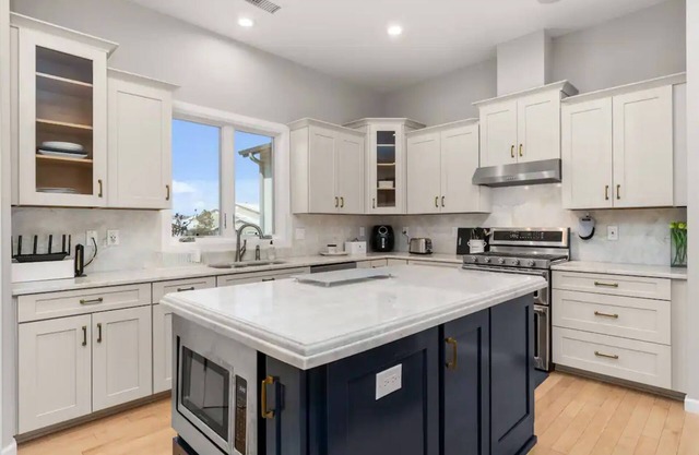 Westside Escape- Great House for Family!