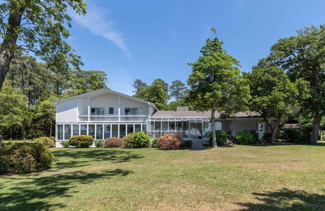 Westside Inn at Roanoke Island, Pet Friendly Event Home