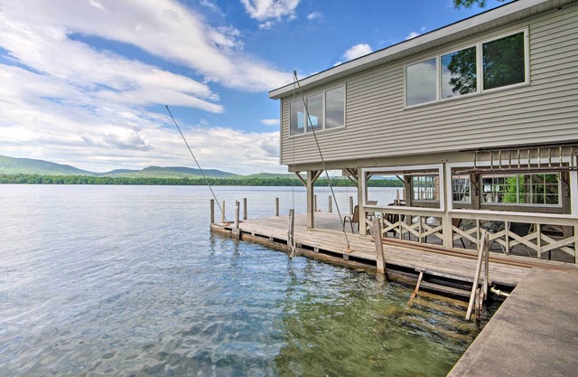 Westview on Lake George, Beautiful ,Lakefront Home, Perfect for Family Reunions