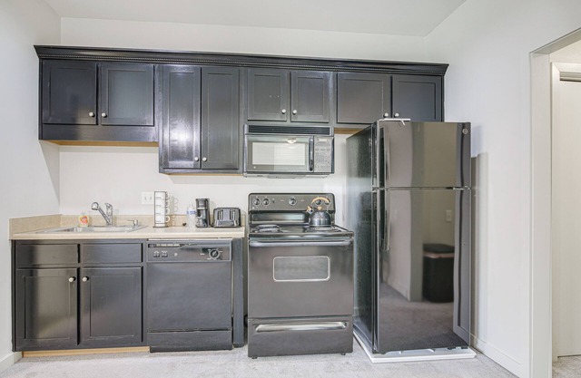 WFH-Friendly Memphis Studio Near Hospitals & Dtwn!