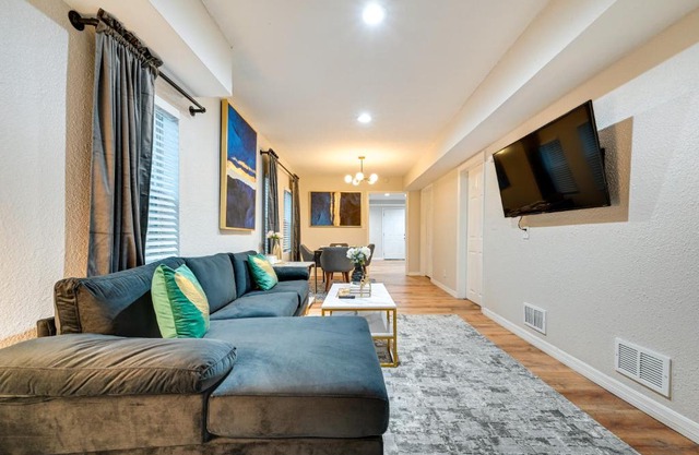 WFH-Friendly Tampa Home Rental 2 Mi to Downtown!