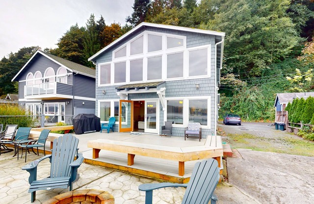 Whalehouse Waterfront Haven w/Boat Launch, Fireplaces & Large Deck