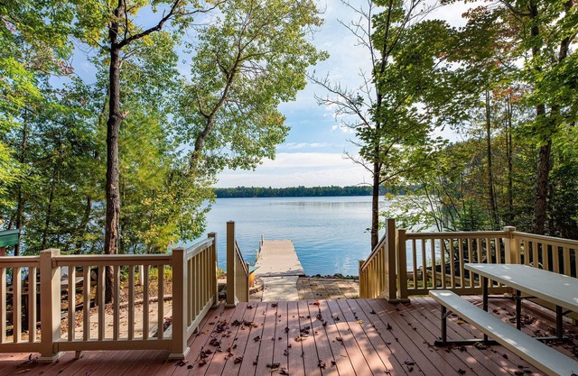 Wheeler Lake home- Great for Groups, Dock + Fire Pit