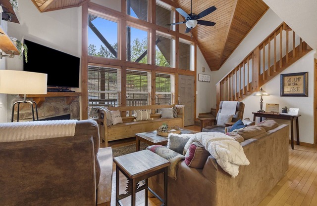 Whispering Creek - In the Heart of Ozarks, Near DT!
