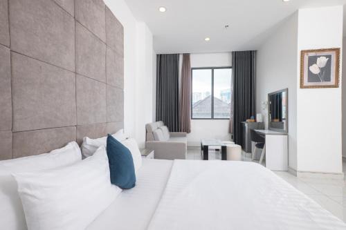 White Diamond Hotel