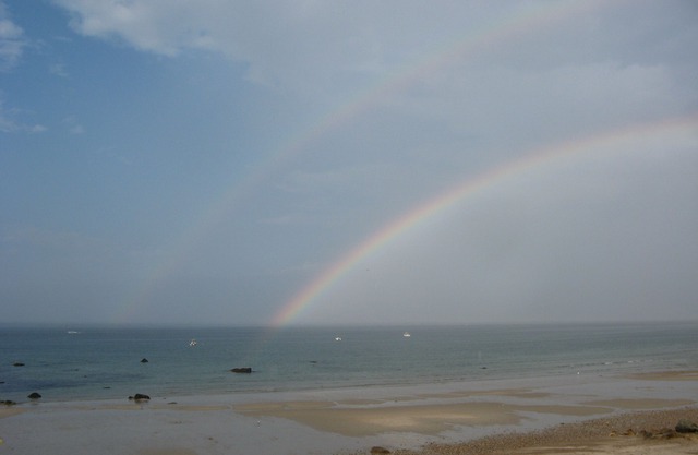 White Horse Beach Cottage - 5 BR, Sleeps 10 adults, only 3 minute walk to beach!