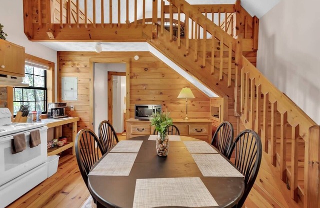 White Tail Hollow/Starlink/Free Wood/Sleeps 6