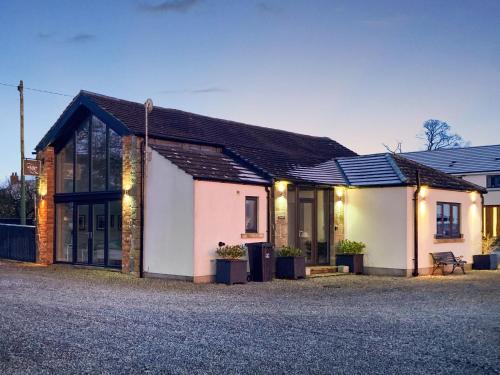 Whitehill Barn - Uk47195