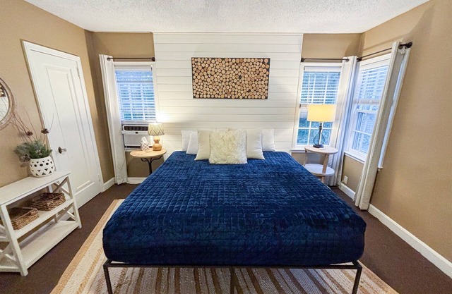 Whitehouse Cottage, historic charm, modern comfort