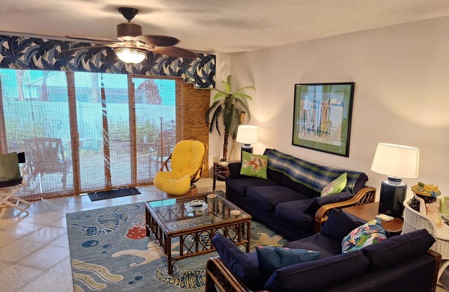 Whitt-at-Sea - Great West-End location at Laguna Beach, Value Priced