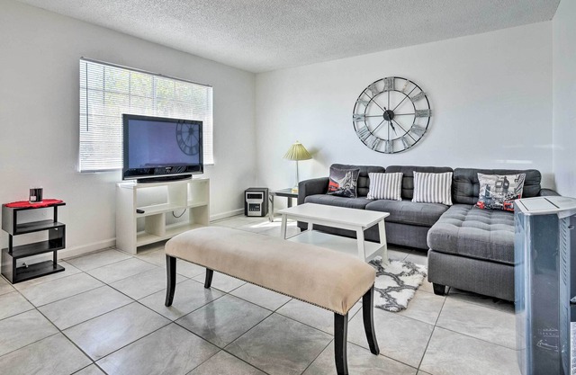 Whittier Home: Shared Courtyard, Near Hiking!