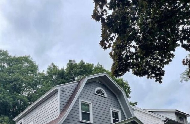 Whole house - Fenced Yard - New Inside