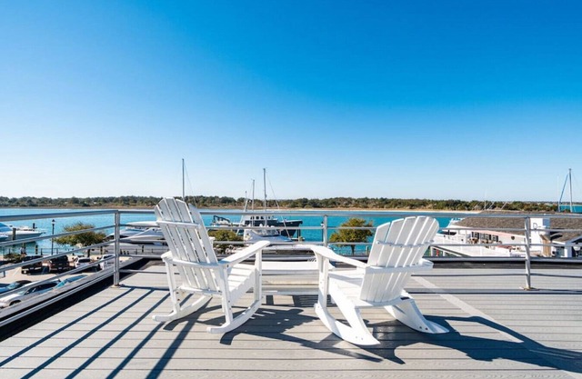 Why Knot Getaway…Rooftop with WaterView! Unit E