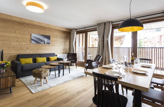 Wifi, 100m from ski slopes, view mountain, balcony, parking, tv, ski locker, 51m², La Plagne