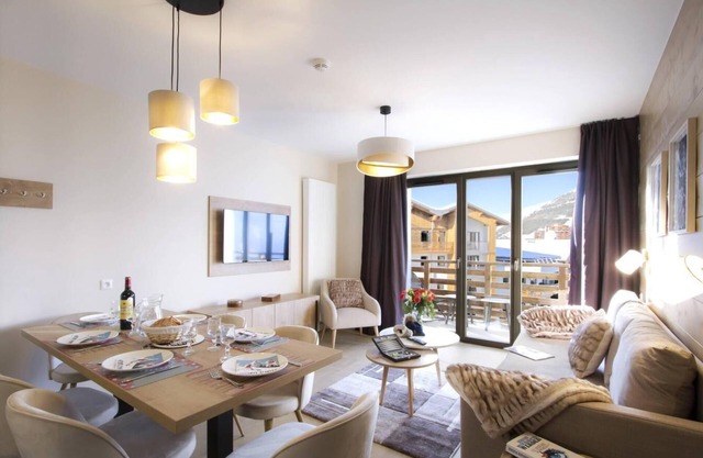 Wifi, 50m from ski slopes, fitness, sauna, hammam, balcony, parking, tv, ski locker, 45m²