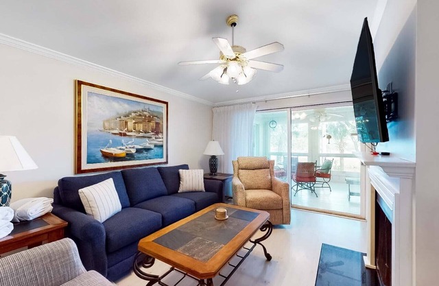 Wild Dunes home-Beach, Golf, Tennis- lagoon and golf view, sleeps 8!