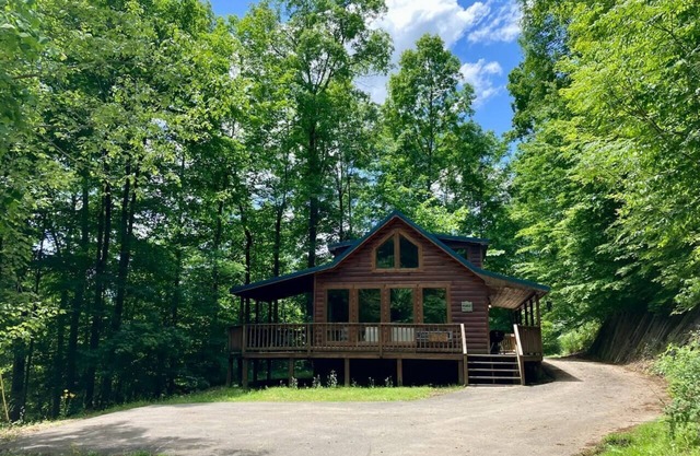 Wildcat Cabin | RRG | Hot tub