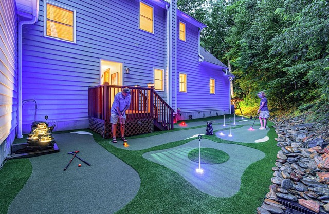 Wildlife Manor: A 6BR Mountain Retreat Packed with Adventure & Views