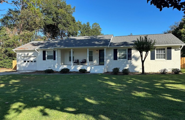 Wilmington, NC family-friendly 3 bed house near Wrightsville Beach, NC and UNCW