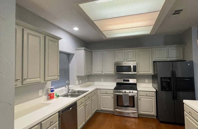 Winding Hollow : Spacious 5-bedroom house in tranquil Arlington