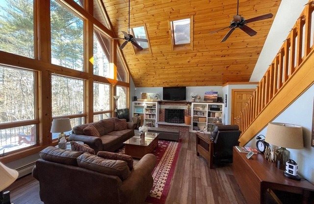 Winter Getway/Summer Fun at Kezar Lake Cabin-Lovell, ME