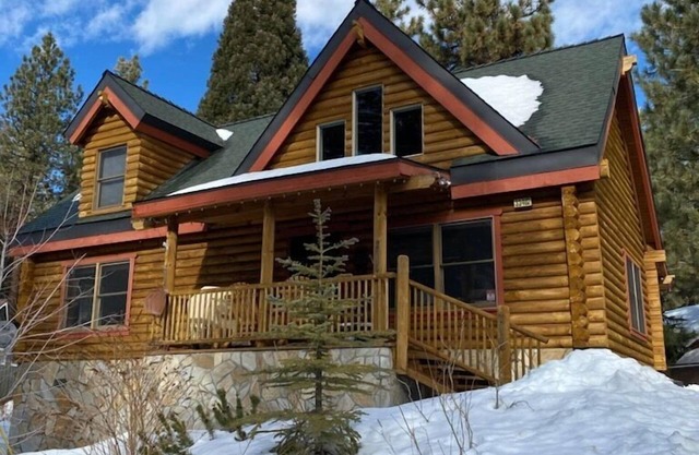 WINTER = Snow/Ski. SPRING-SUMMER-FALL = Fish, Hike, Explore, Private Lake