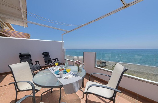 WintowinRentals Amazing Front Sea View & Relax