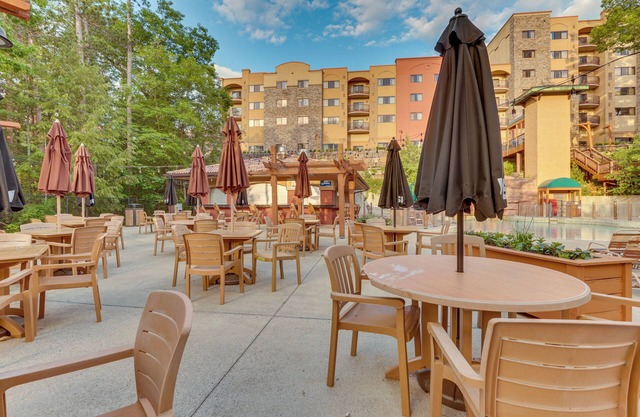 Wisconsin Dells Resort Condo w/2 Fireplaces