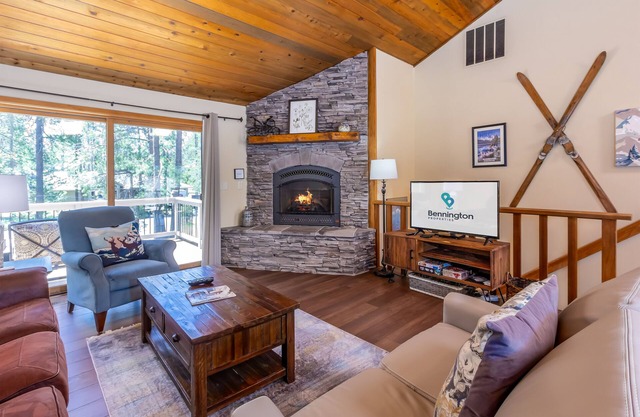 WITC03 - Updated Home, Great Outdoor Space, AC, Hot Tub