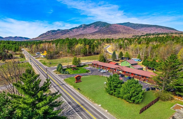 Wolfjaw Lodge