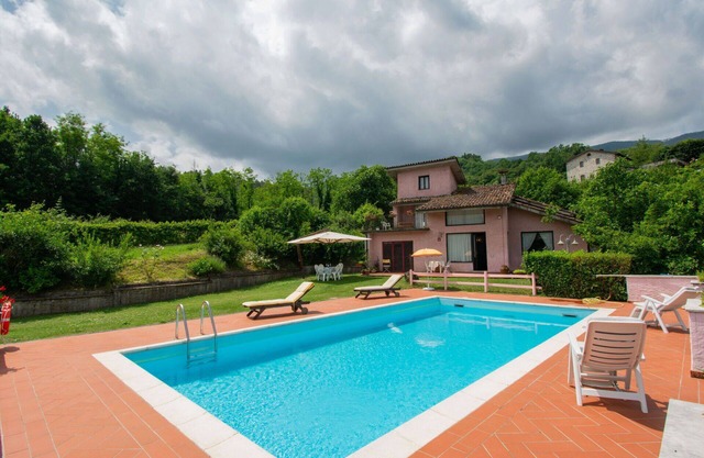 Wonderful private villa for 6 people with private pool, WIFI, TV, pets allowed and parking