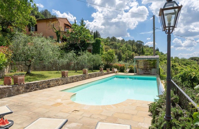 Wonderful private villa for 6 people with private pool, WIFI, TV, patio, pets allowed and parking