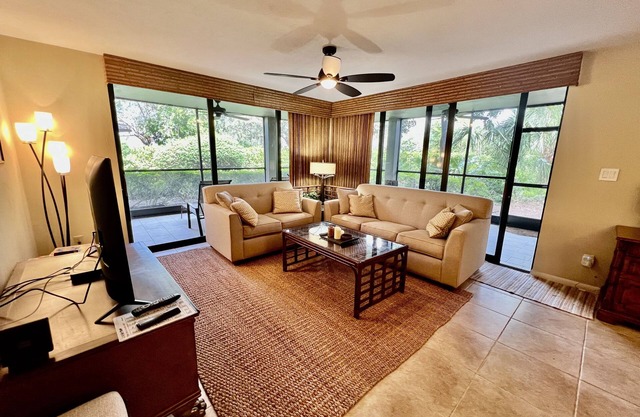 Wonderful 1st floor Corner Condo with Private Lanai Close to Amenities.