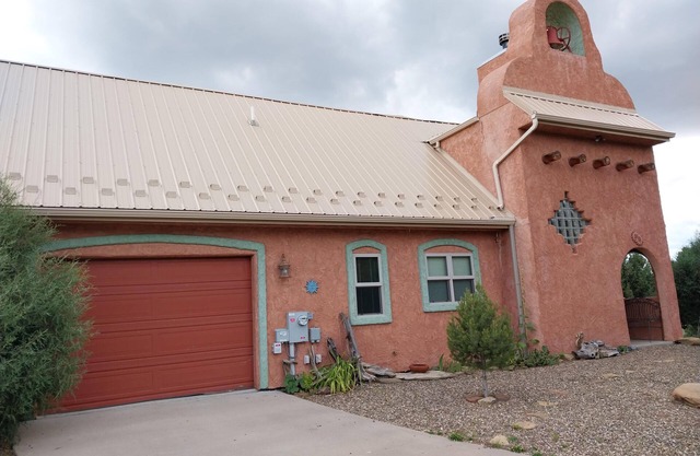 Wonderful 3-bedroom house in Boncarbo CO. Perfect for Hunters.