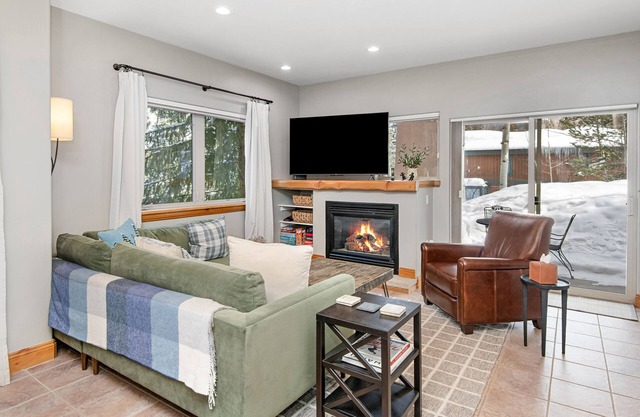 Wonderful East Vail Condo w/Stunning Views, Free Shuttle Access, Hot Tub