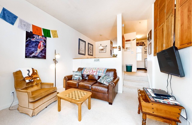Wonderful Family Retreat Near the Slopes W/Shared Pool/Sauna & Game Room