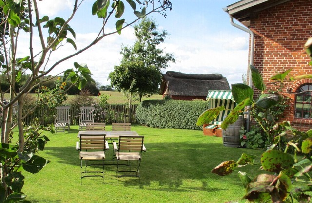 wonderful holiday flat with a large garden and a dreamful view