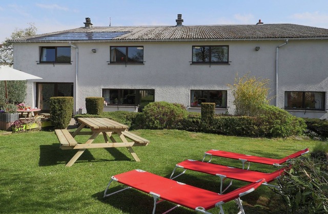 Wonderful Holiday Home in Montleban with Sauna