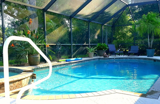Wonderful Home with HEATED Spa and Pool in quiet neighborhood