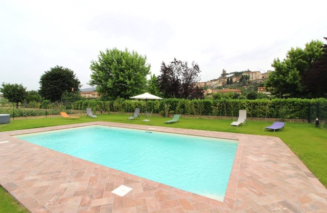 Wonderful private villa with private pool, WIFI, A/C, TV, terrace and parking, close to Cortona