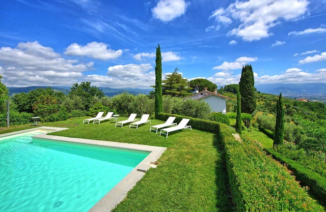 Wonderful private villa with A/C, private pool, WIFI, TV, patio, panoramic view and parking