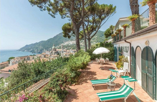 Wonderful private villa with WIFI, TV, terrace, panoramic view and parking, close to Amalfi