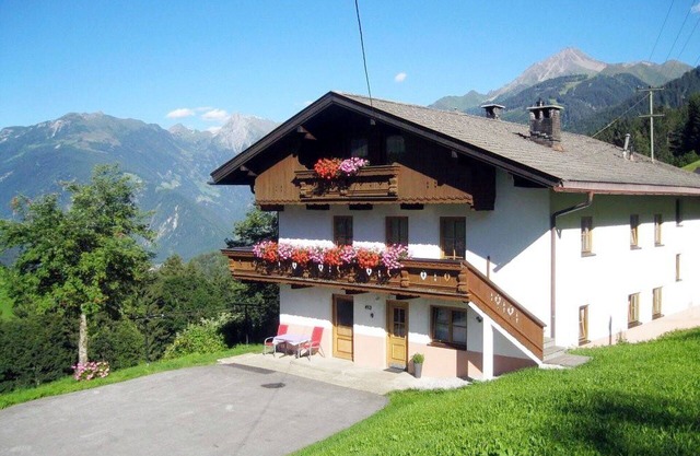 Wonderful private villa for 18 people with WIFI, TV, terrace and parking