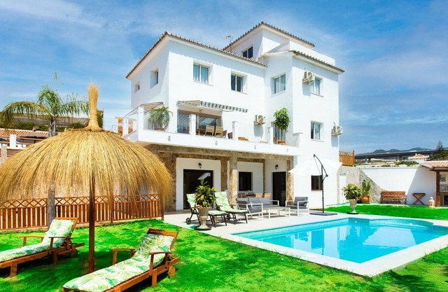 Wonderful private villa with private pool, WIFI, A/C, TV, patio, panoramic view and parking