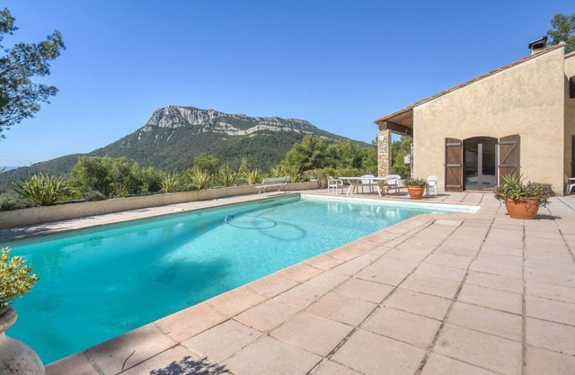 Wonderful private villa for 6 guests with private pool, TV, terrace and parking