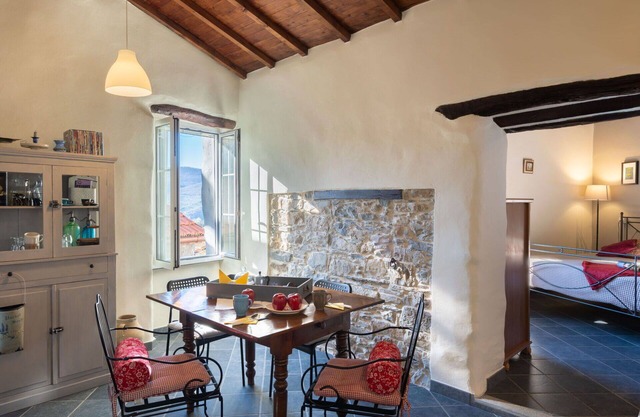 Wonderful private villa for 2 people with terrace and parking