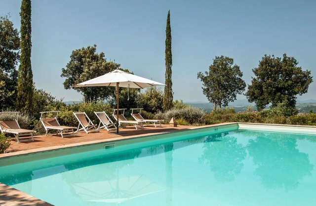 Wonderful private villa for 10 people with WIFI, private pool, A/C, TV, panoramic view and parking