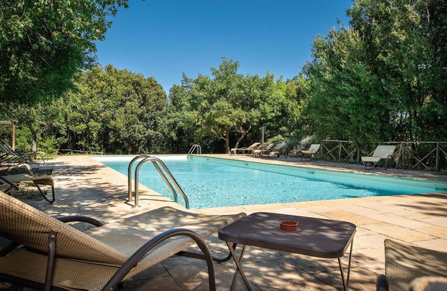 Wonderful private villa for 12 people with WIFI, private pool, A/C, TV, terrace and parking